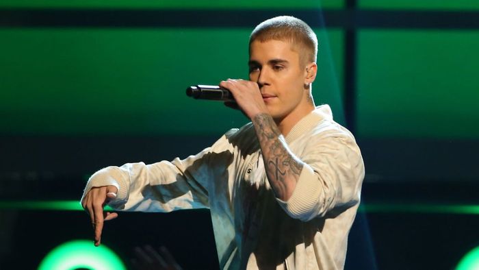 Mái tóc Justin Bieber đầy ngầu và cá tính